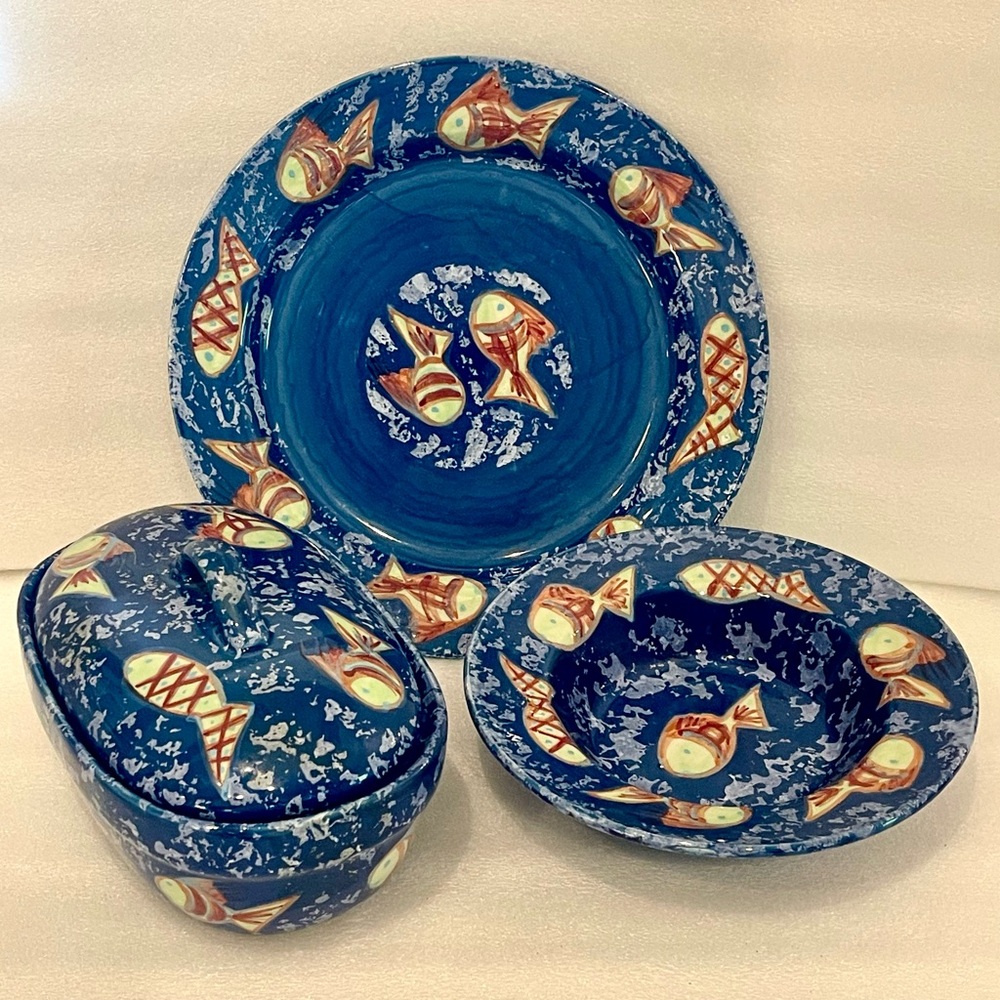 Evandale Dining 3 Piece Ceramic Stoneware Hand Painted Fish Set
